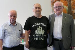 Mark Hague (centre) - Rating Prize B